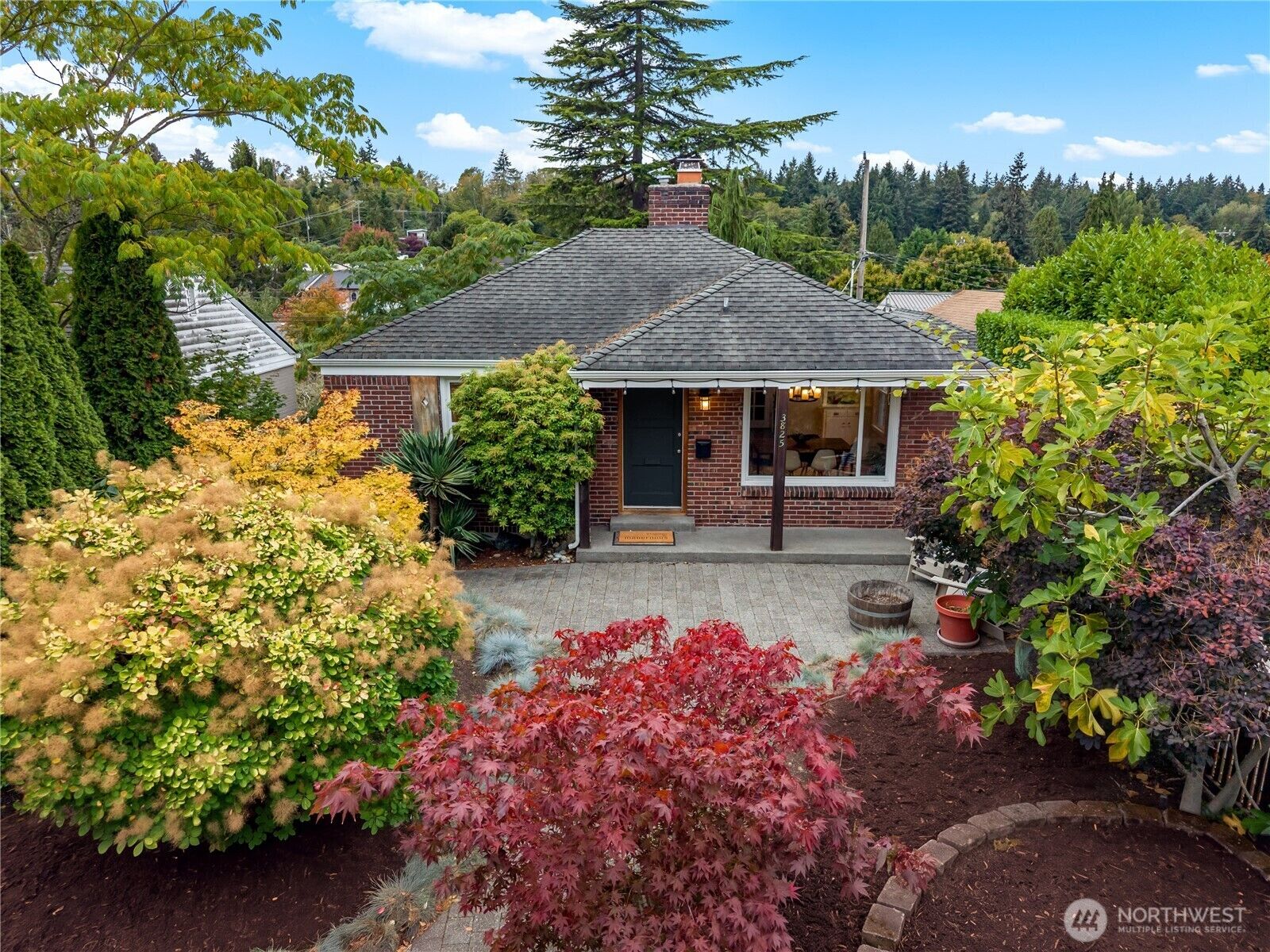 Property Photo:  3825  33rd Avenue W  WA 98199 