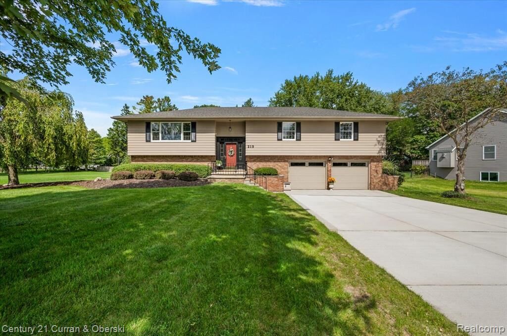Property Photo:  219 E Caledonia Street  MI 48843 