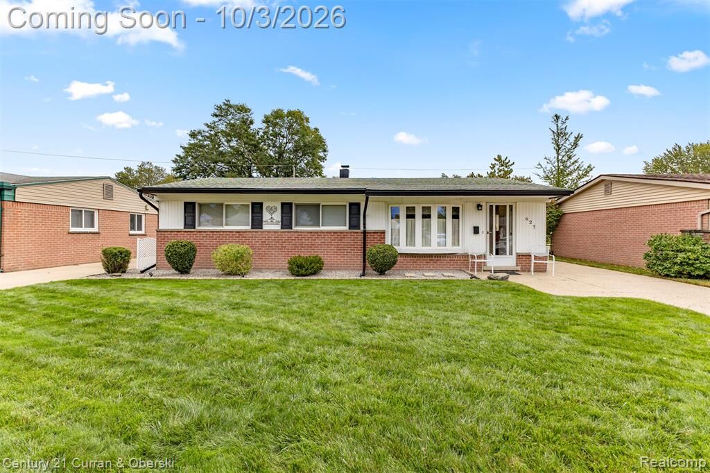 Property Photo: 627 Darwin Street MI 48186