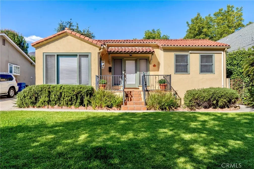 Property Photo:  667 W Grandview  CA 91024 