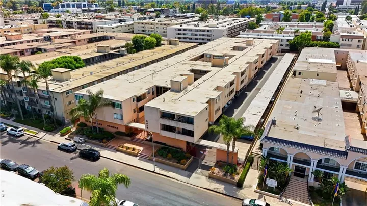 Property Photo:  5429 Newcastle 303  CA 91316 