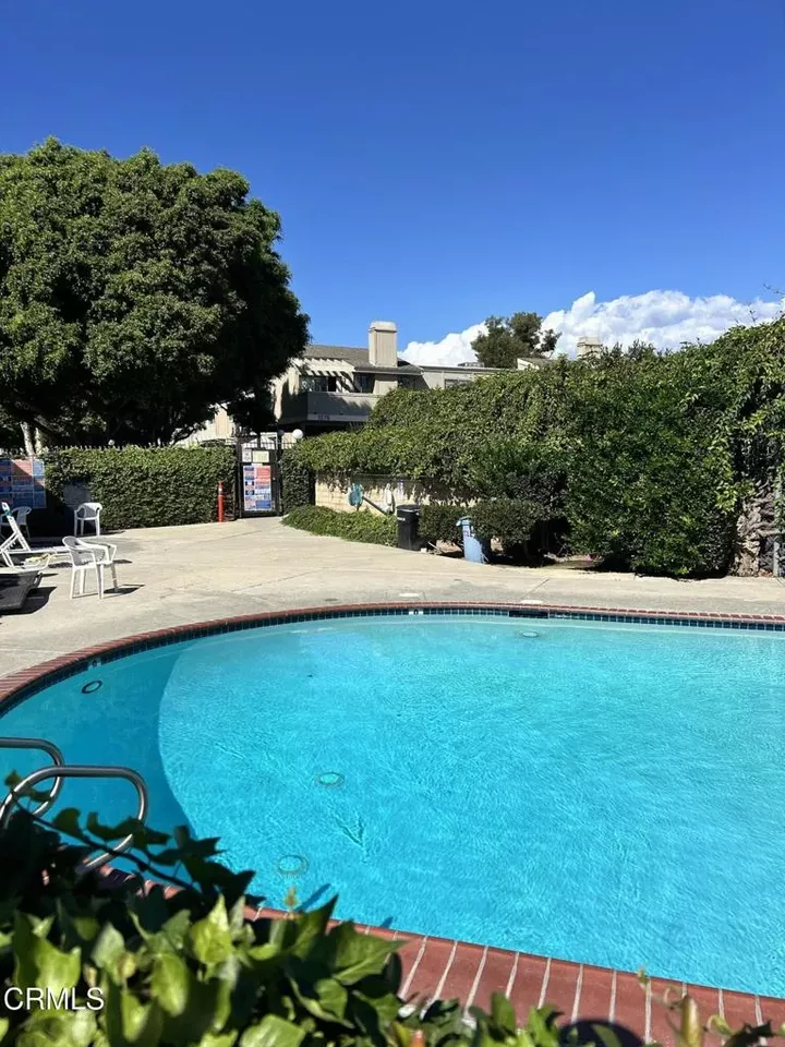 Property Photo:  1465 San Simeon Court 2  CA 93003 