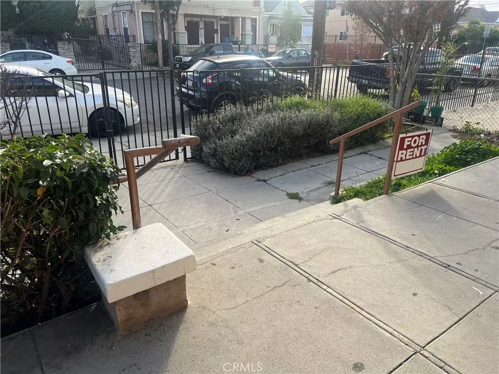 Property Photo: 201 E 31st CA 90011