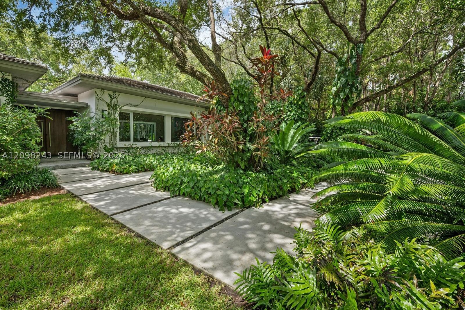 Property Photo: 6080 SW 102nd St FL 33156