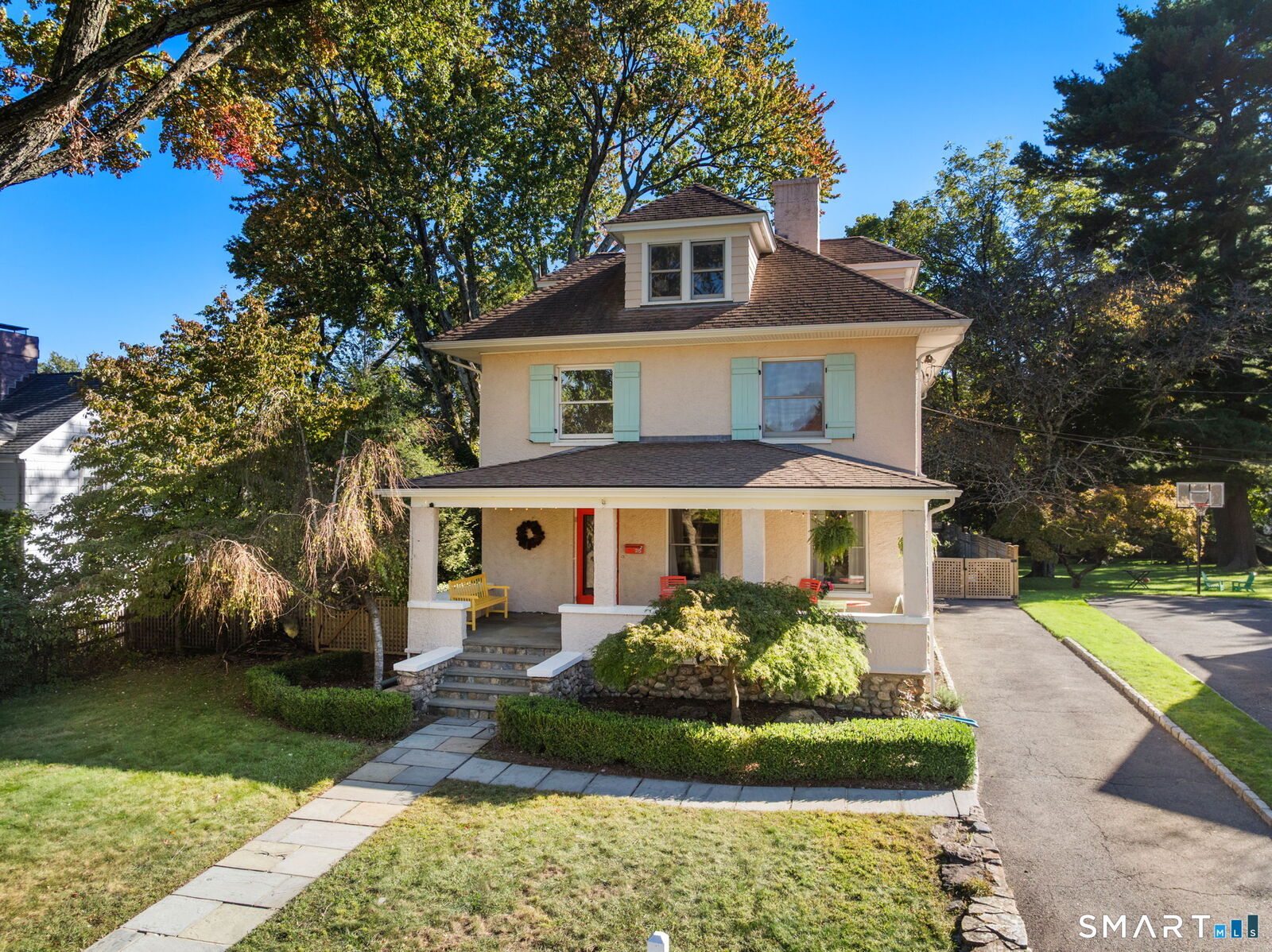 Property Photo:  25 Tremont Avenue  CT 06906 