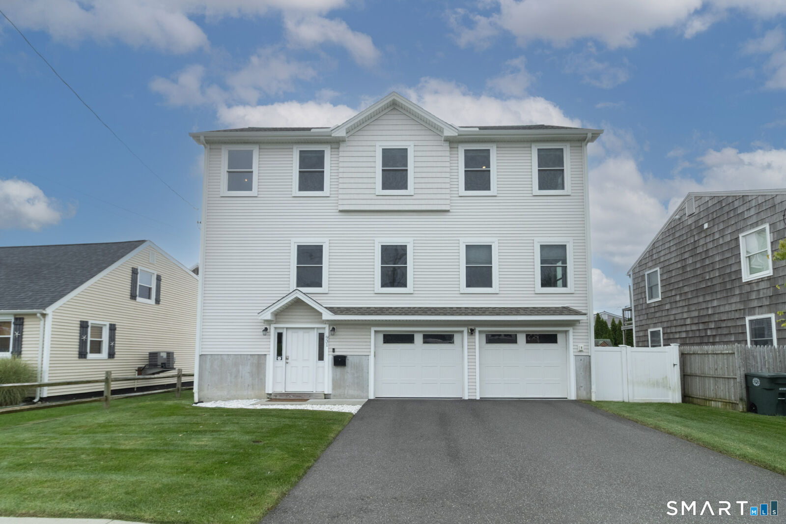 Property Photo: 931 East Broadway CT 06460