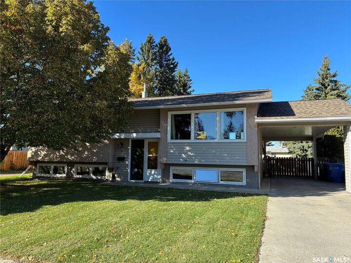 Property Photo: 1 Dogwood Crescent SK S3N 2M6