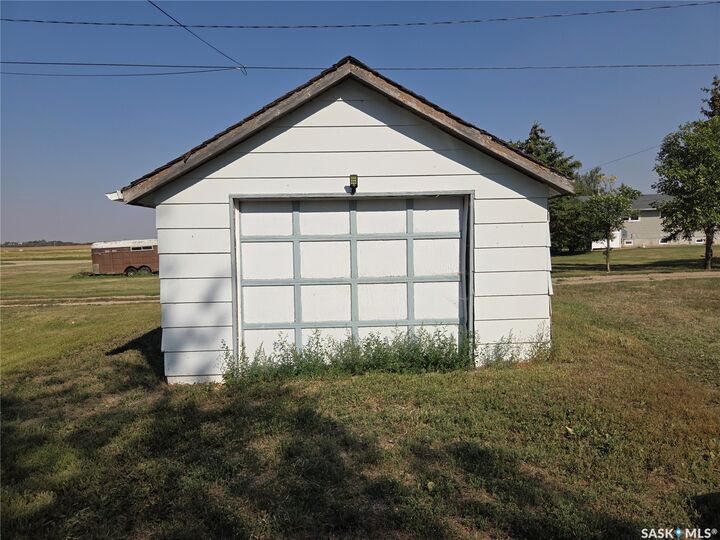 Property Photo:  215 Kerry Street  SK S0H 2P0 