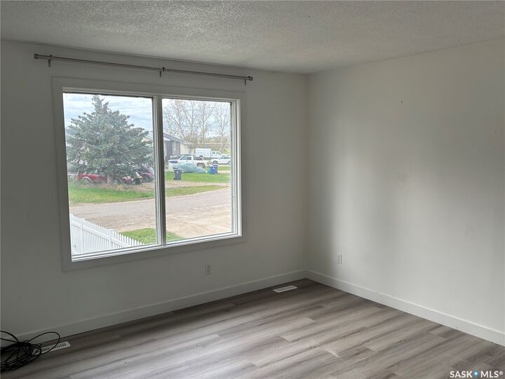 Property Photo:  15B Erixon Place  SK S0K 0Y0 