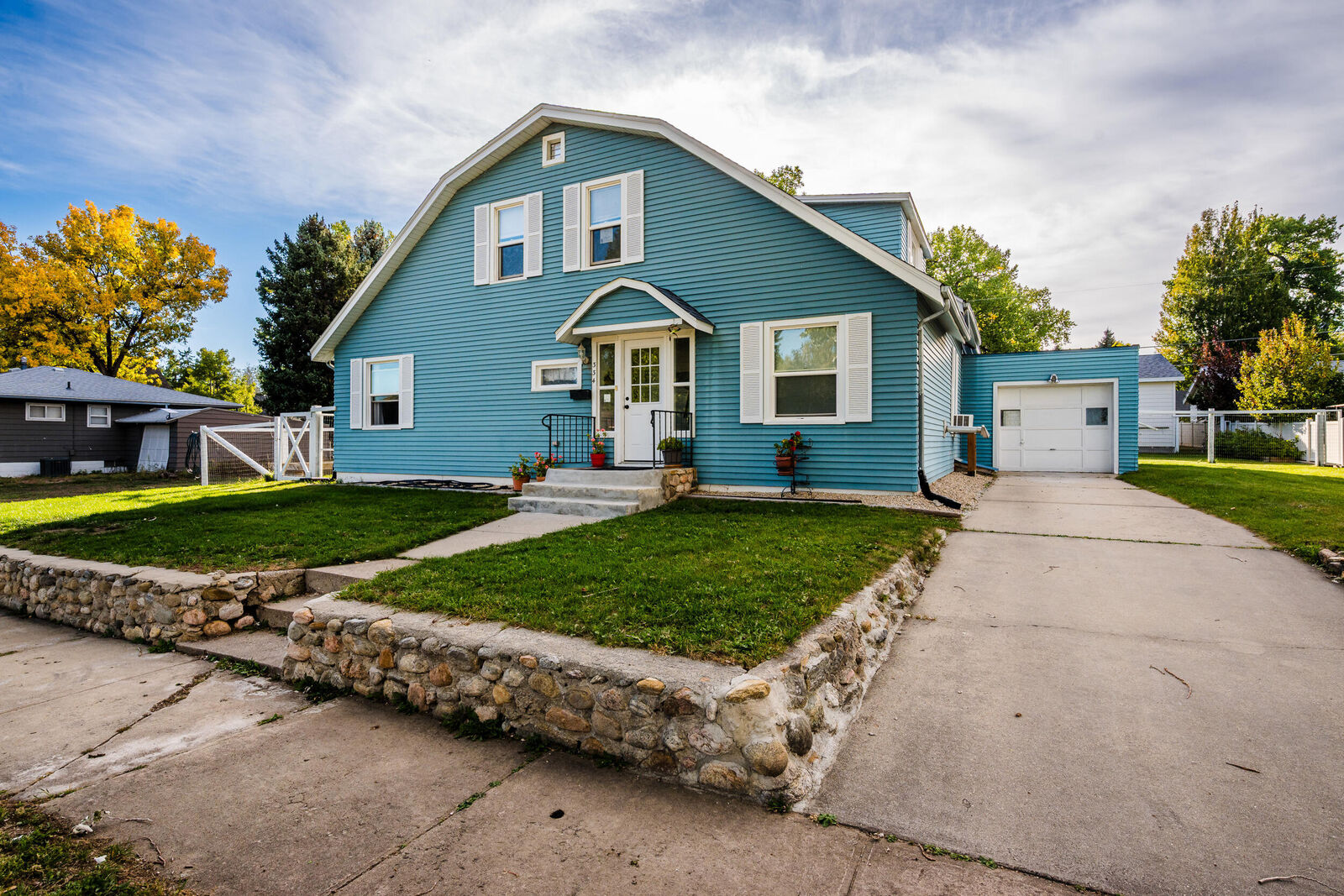 Property Photo:  334 N Burritt Avenue  WY 82834 