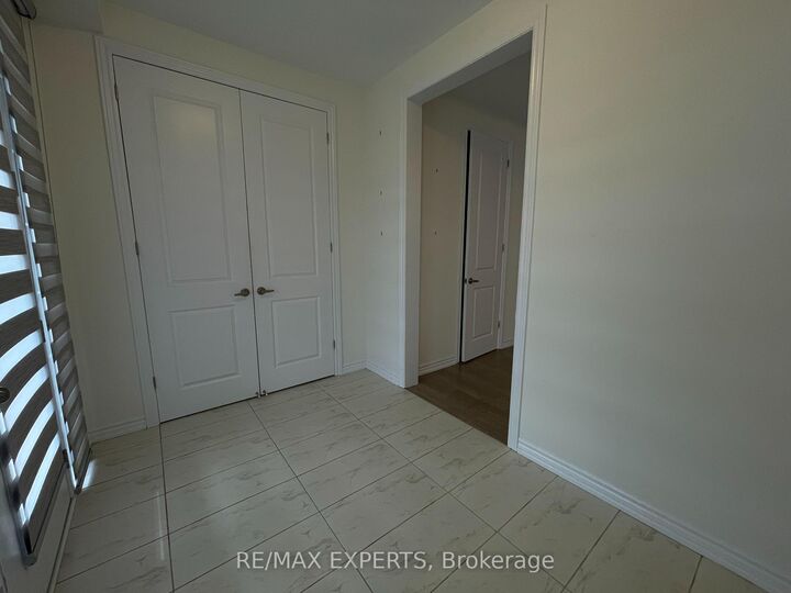 Property Photo:  45 Del Ray Crescent  ON L9Z 0N8 