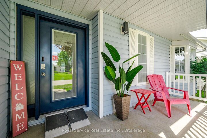 Property Photo:  11 Algonquin Trail  ON L1B 1A1 