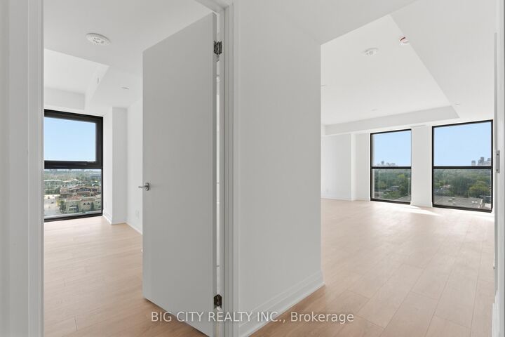 Property Photo:  25 Frederick Way 1202  ON M4G 0C6 