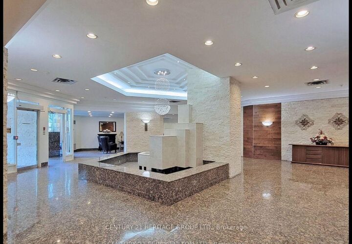 Property Photo:  7805 Bayview Avenue 525  ON L3T 4X3 