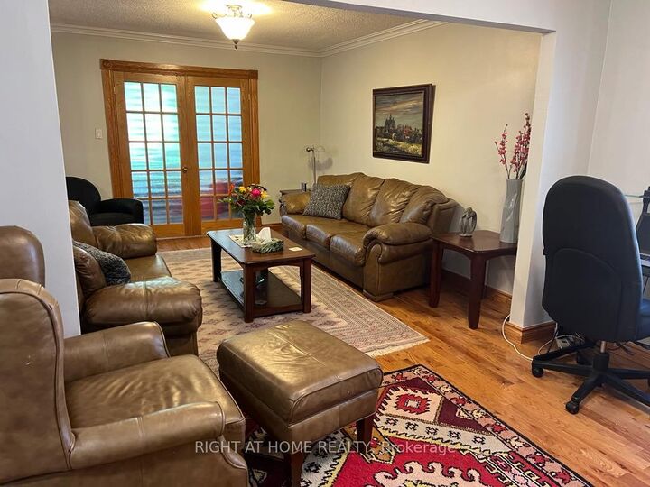 Property Photo:  15 Lynnhaven Road Main Floor  ON M6A 2K7 