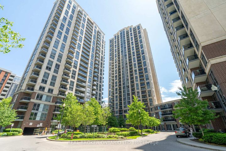 Property Photo:  3 Michael Power Place Ph2  ON M9A 0A2 