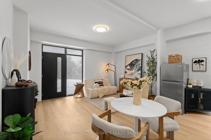 Property Photo:  425 Fourth Street 101  ON K7G 2X2 