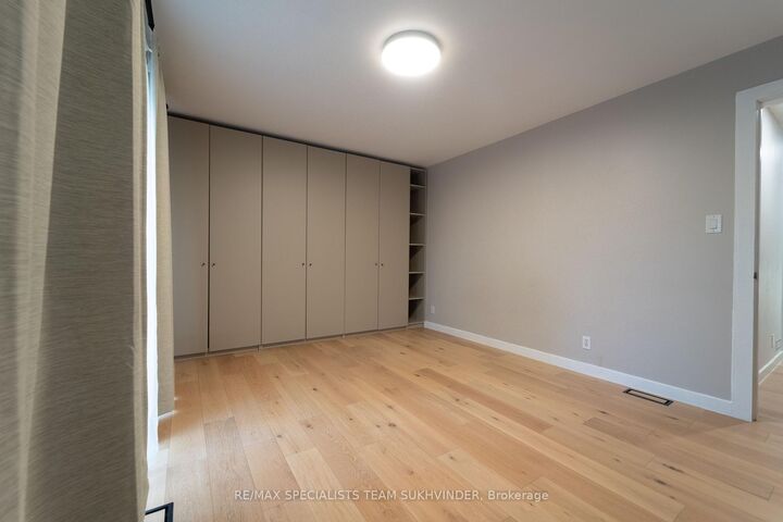Property Photo:  79 Redwater Drive Main  ON M9W 1Z5 
