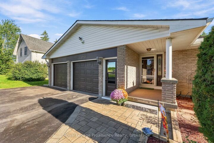 Property Photo:  167 Dundas Street  ON K0K 1H0 