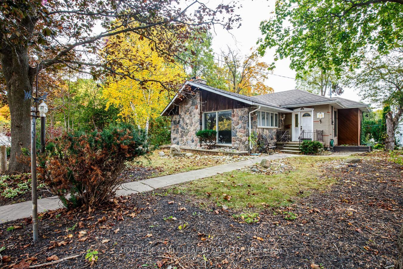 Property Photo:  18 Adamson Street S  ON L0P 1K0 