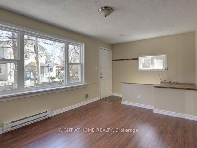 Property Photo:  26 Victoria Street 1  ON M8V 1M6 