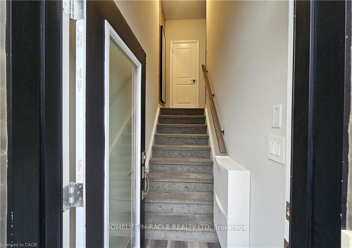 Property Photo:  720 Grey Street 4  ON N3S 0K2 