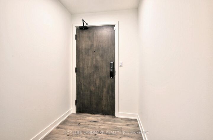 Property Photo:  1005 Dundas Street E 720  ON L6H 8C7 