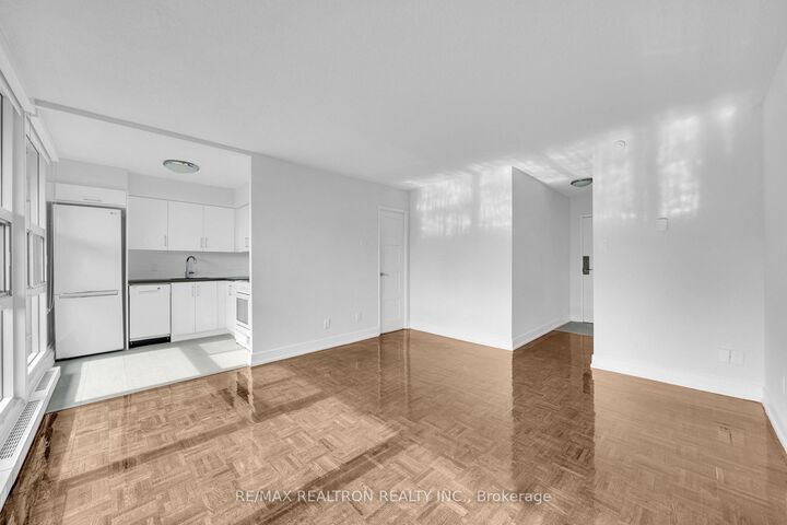 Property Photo:  33 Isabella Street 515  ON M4Y 2P7 