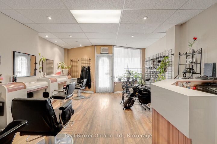 Property Photo:  466 Cannon Street E  ON L8L 2E2 