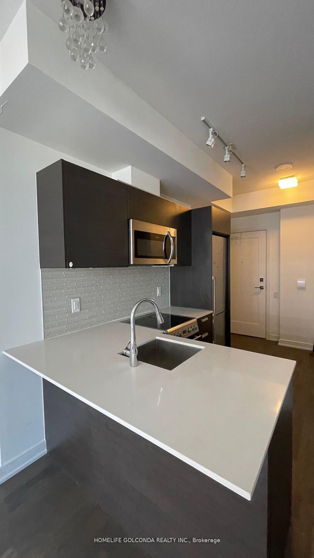 Property Photo:  57 St Joseph Street 1701  ON M5S 0C5 