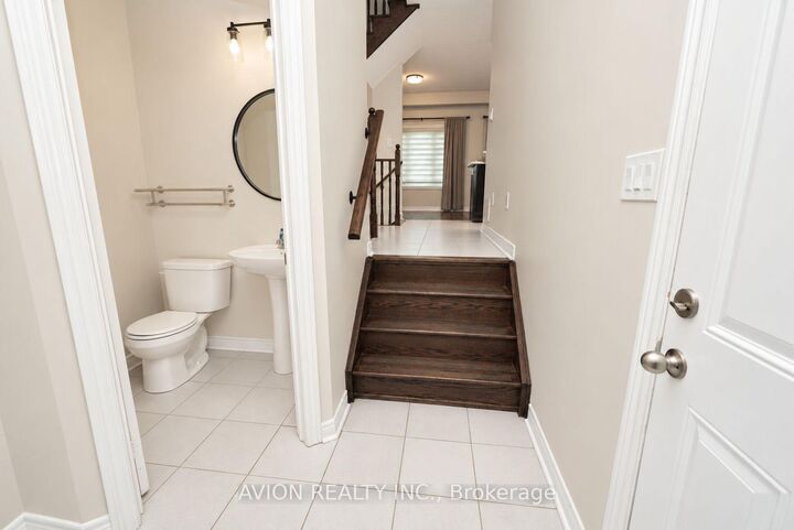 Property Photo:  63 Forsyth Crescent N  ON L4N 6R1 
