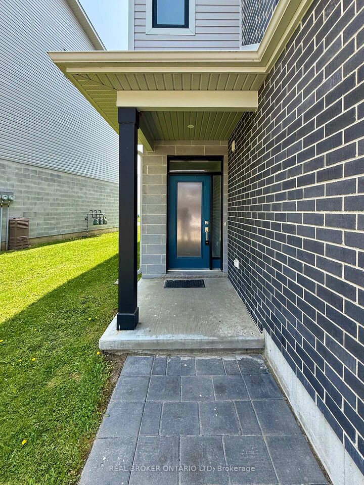Property Photo:  177 Edgevalley Road 164  ON N5V 0C5 
