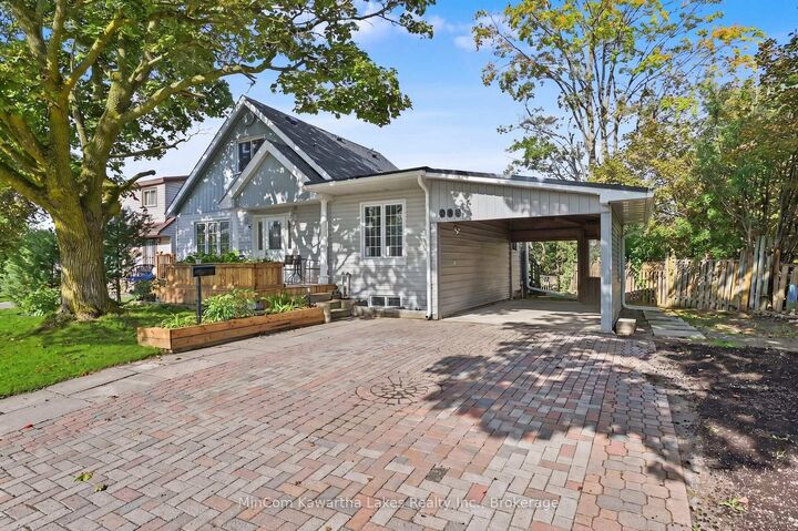Property Photo:  811 Morphet Avenue  ON K9J 2X7 