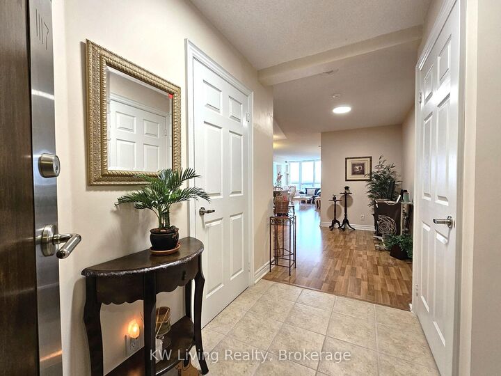 Property Photo:  33 Cox Boulevard 1117  ON L3R 8A6 
