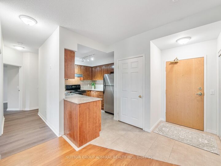 Property Photo:  1 Maison Parc Court 215  ON L4J 9K1 
