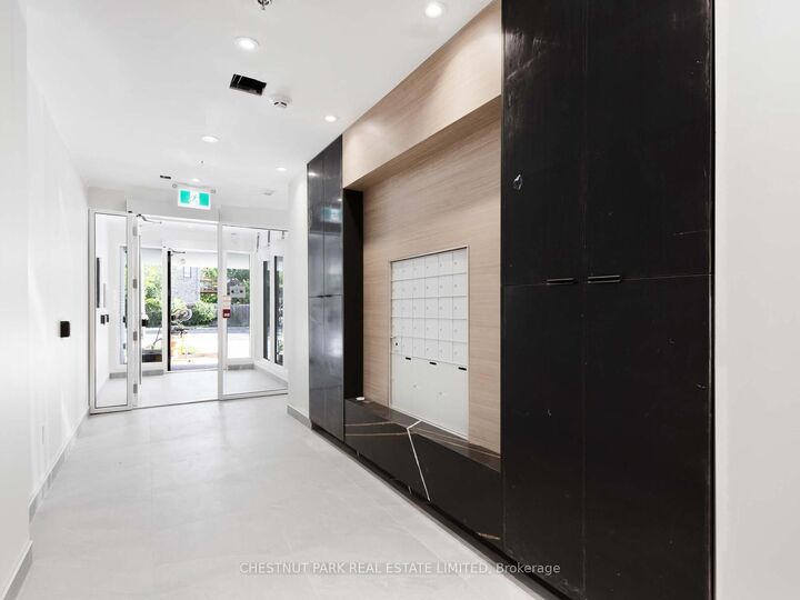 Property Photo: 722 Marlee Avenue 407 ON M6B 3J7