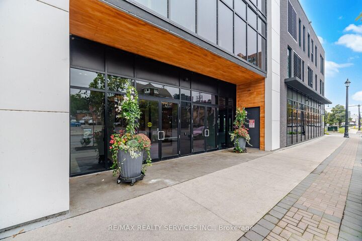 Property Photo: 185 Dunlop Street E 620 ON L4M 0M7
