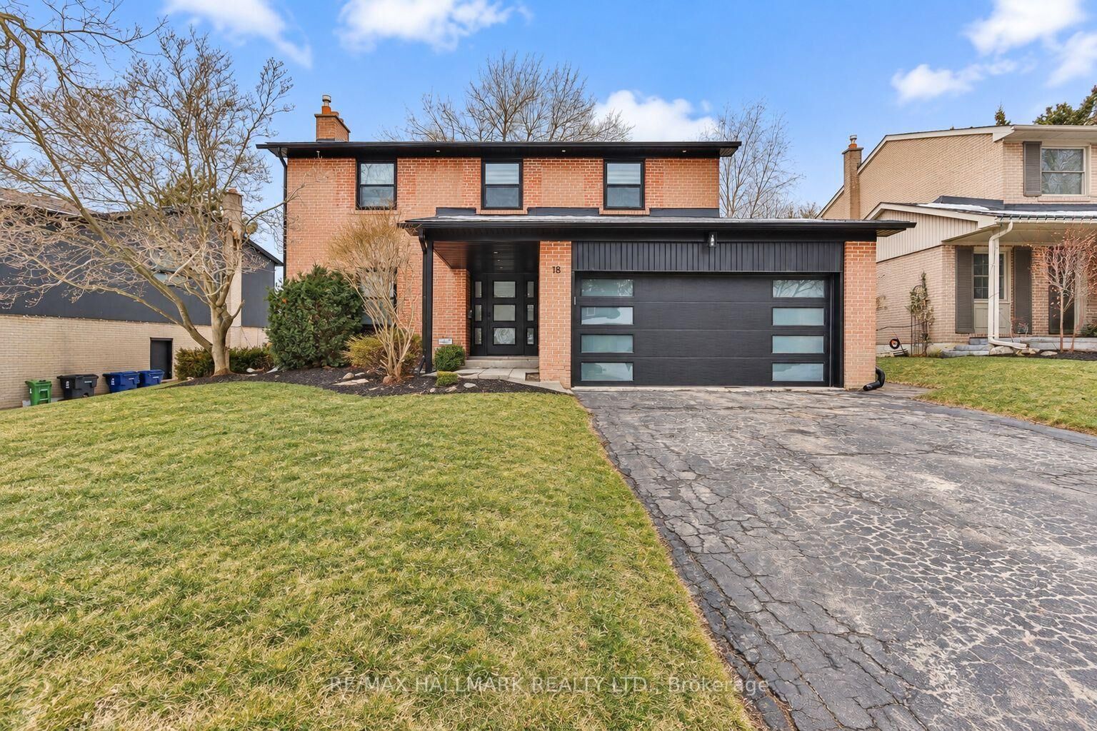 Property Photo:  18 Aldenham Crescent Lower  ON M3A 1S2 