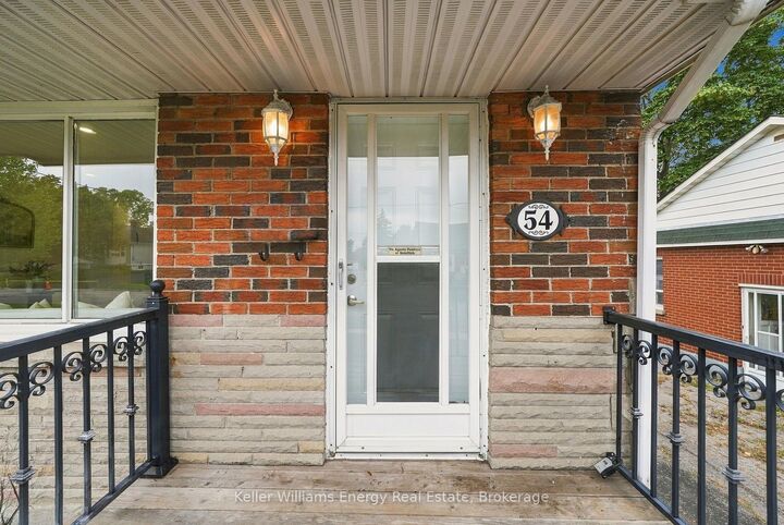 Property Photo:  54 Eastlawn Street  ON L1H 7J8 