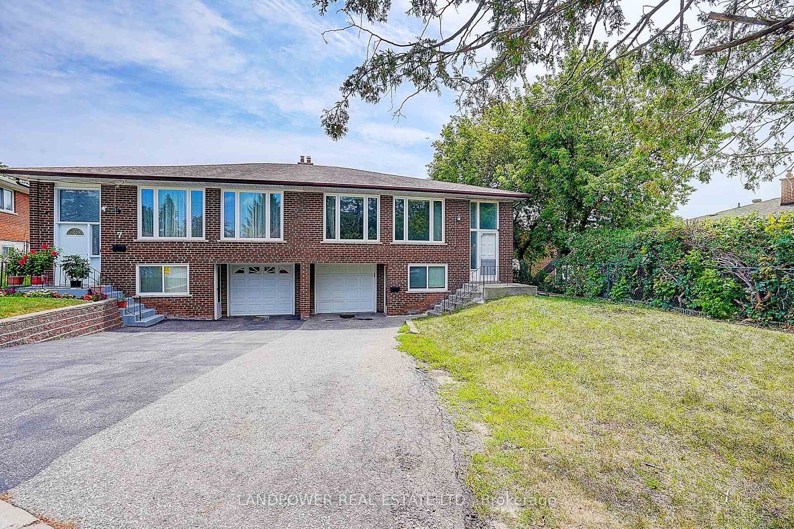 Photo de la propriété: 5 Foxhound Court ON M2H 1W3