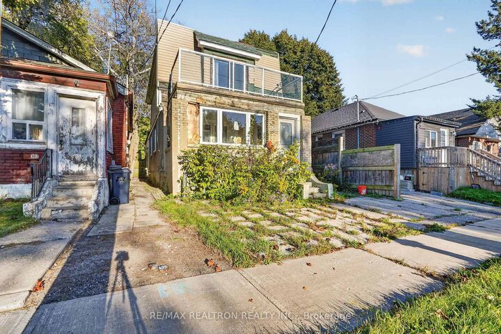 Property Photo:  159 Eastwood Avenue  ON M1N 3H5 