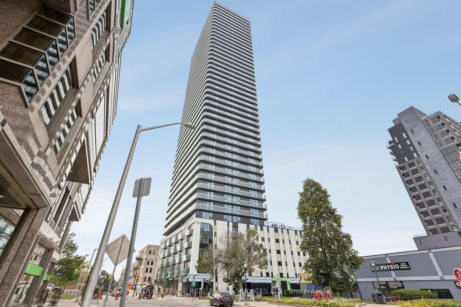 Property Photo:  30 Francis Street S 909  ON N2G 0H1 