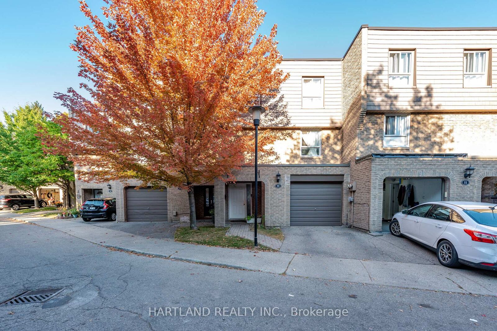 Property Photo:  405 Hyacinthe Boulevard 50  ON L5A 3N1 