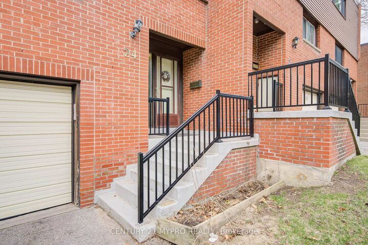 Property Photo:  24 Song Meadoway N/A  ON M2H 2T7 