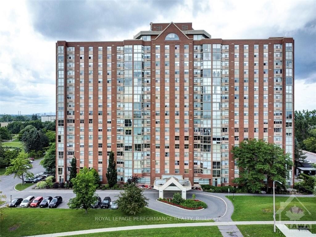 Property Photo:  2760 Carousel Crescent 1209  ON K1T 2N4 