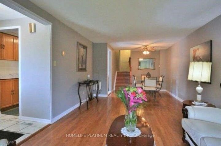 Property Photo:  22 Calais Place  ON N2M 5M1 