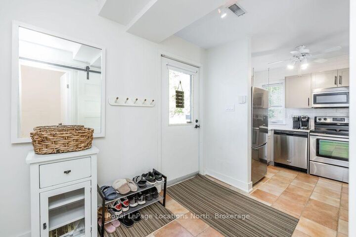Property Photo:  15 28th Street N 6  ON L9Z 2E3 