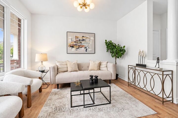 Property Photo:  40 Pitney Avenue  ON L4E 4Y5 