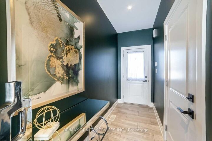 Property Photo:  76 Burton Street  ON L8L 3R3 