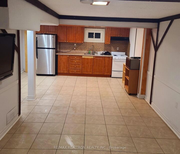 Property Photo:  14 Plaisance Road  ON L4C 5B5 